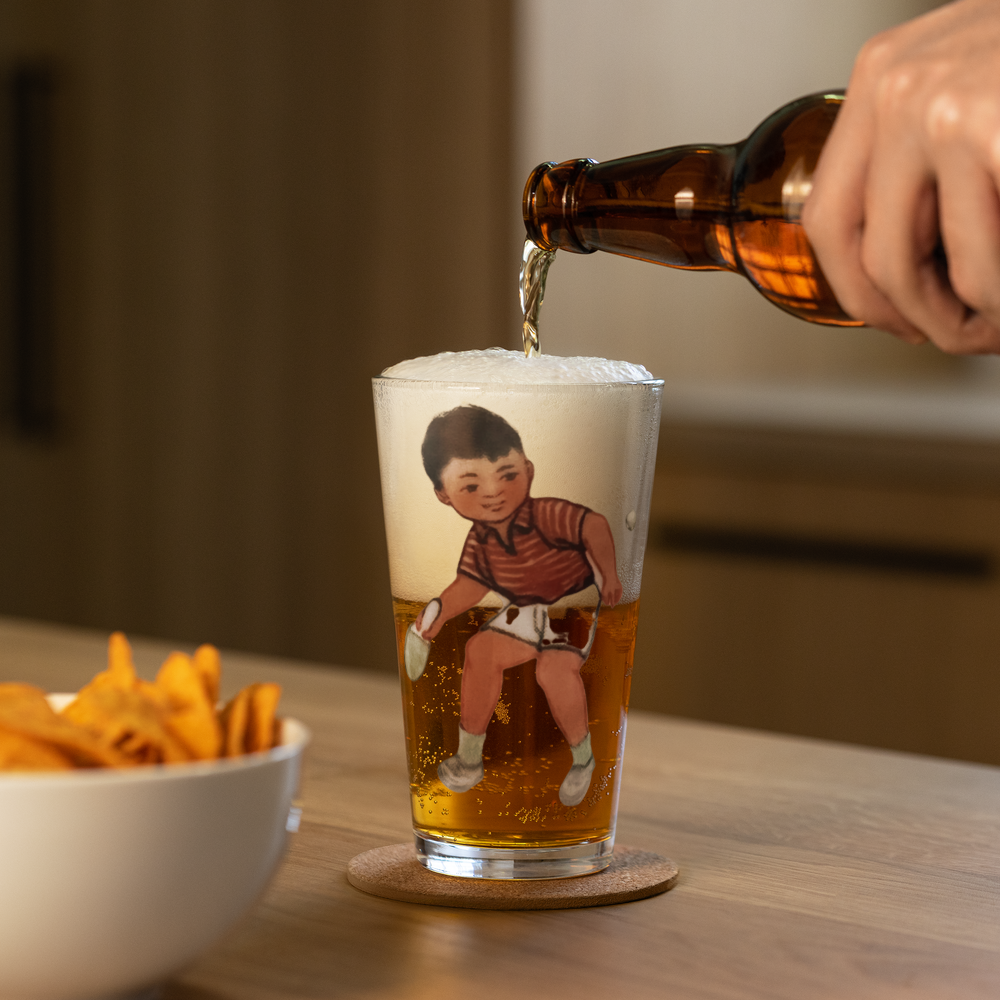 singaporean vintage table tennis boy pint glass